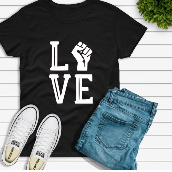 Tops - LOVE Tshirt